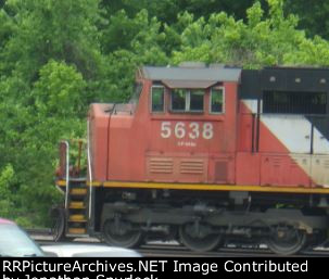 CN 5638, close up view of cab area